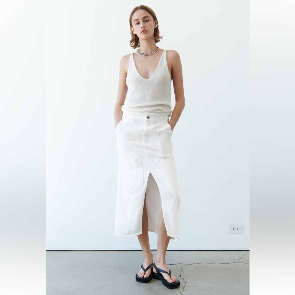 Zara ZW CARGO SKIRT. Oyster White. Size M. New with Tags.